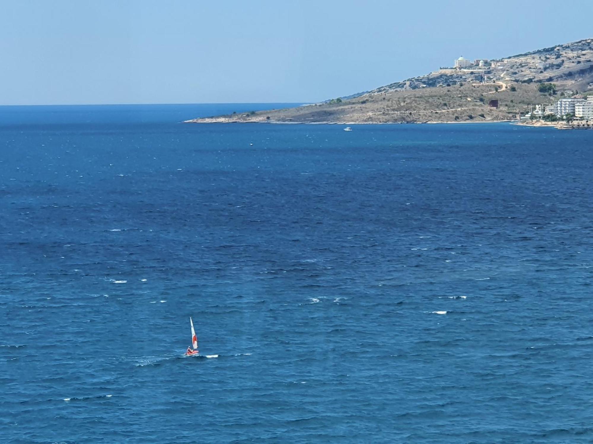 Lookout Apartments Saranda Oda fotoğraf
